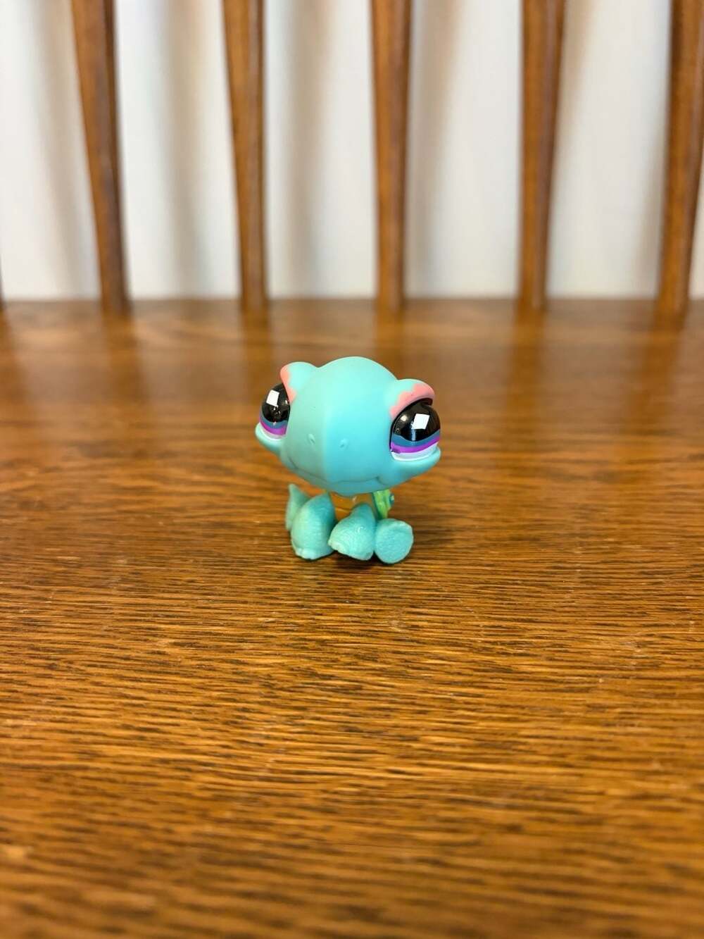 Hasbro Littlest Pet Shop LPS Turtle Figurine Teal Pink Eyes 2008